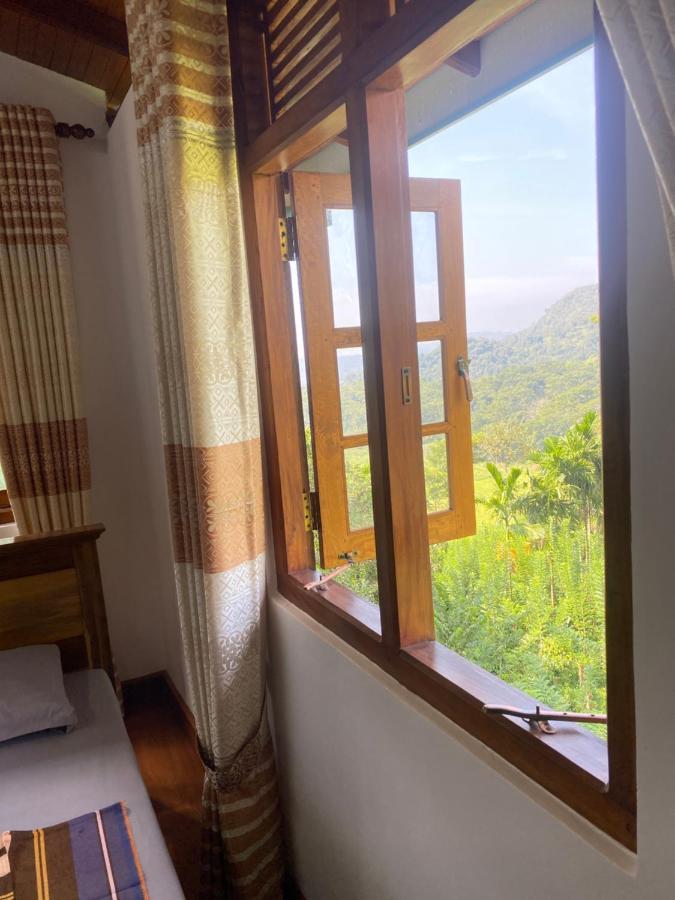 Happy Feet Diyaluma Bed and Breakfast Koslanda Buitenkant foto